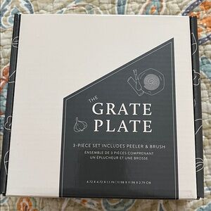 Grate Plate with Wooden Brush and Silicone Garlic Peeler